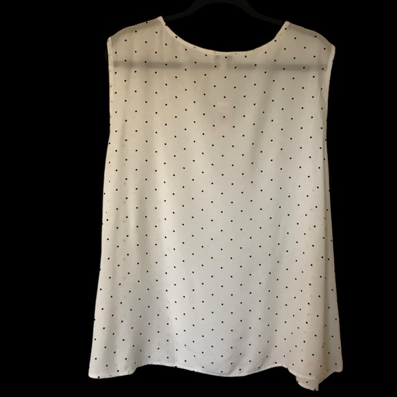 NWT. Talbots woman polka dot sleeveless top. SZ 3X. - Picture 2 of 4